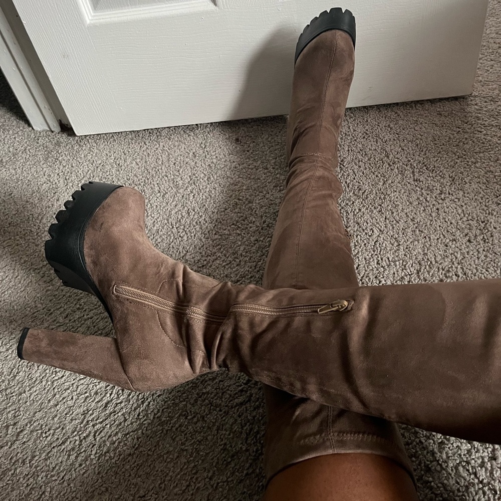 Tan Platform heel Boots